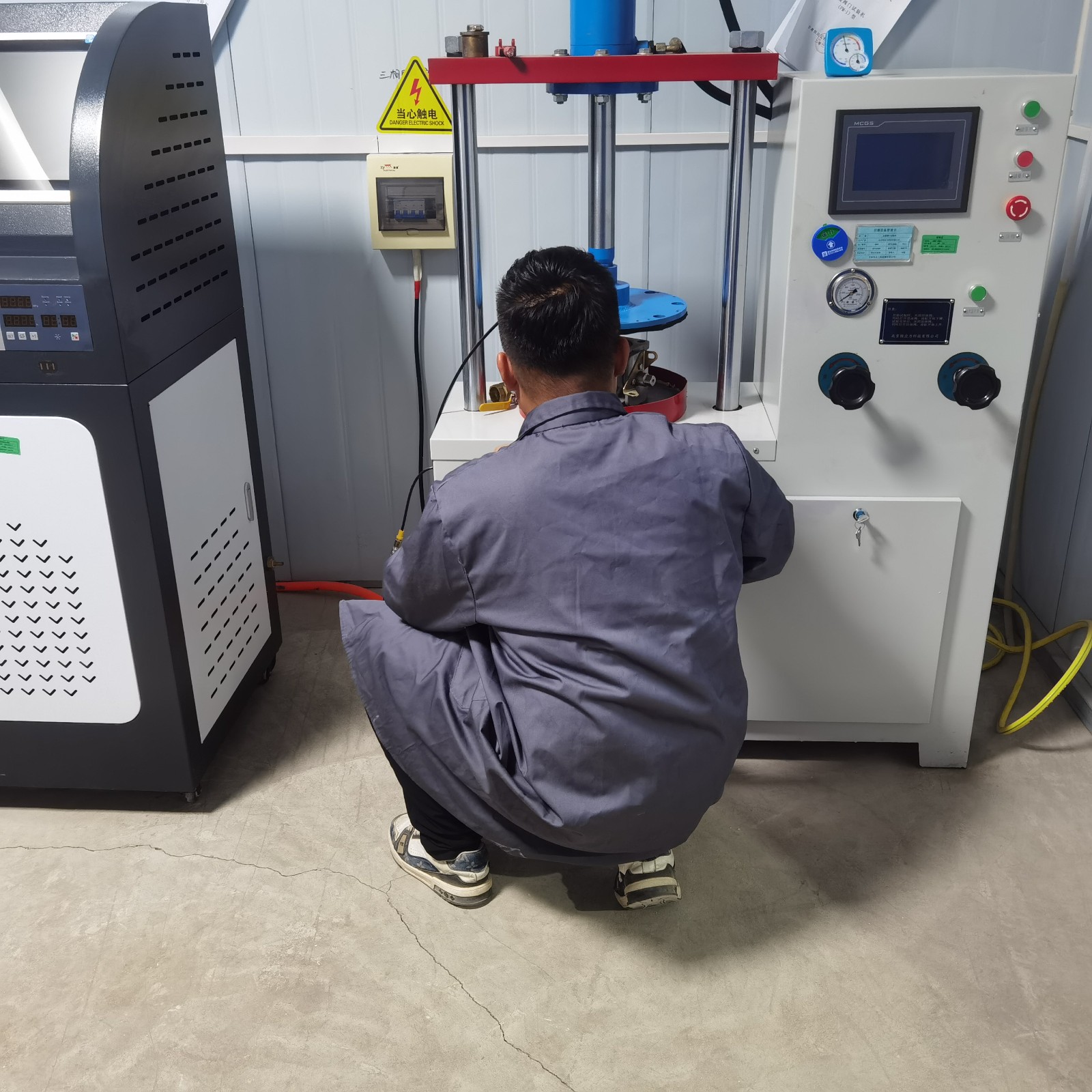 閥門(mén)密封試驗(yàn)