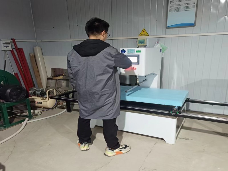 保溫一體板抗彎性能試驗(yàn)