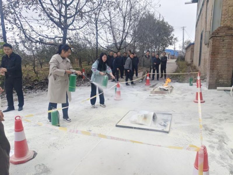 甘肅恒達(dá)工程檢測有限公司成功舉辦“強(qiáng)化安全意識，共筑消防防線” 消防安全演練活動
