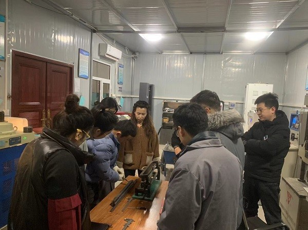 深化理論學(xué)習(xí)，淬煉實踐能力