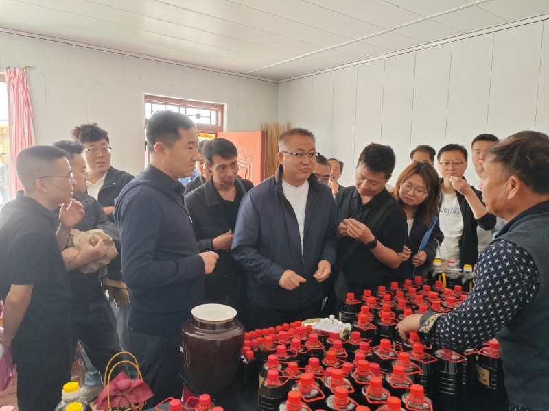 恒達(dá)檢測(cè)、信合設(shè)計(jì)赴環(huán)縣莊子峁聯(lián)合開(kāi)展“學(xué)習(xí)勞模榜樣 深耕崗位匠心” 參觀學(xué)習(xí)實(shí)踐活動(dòng)
