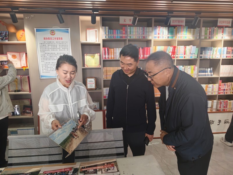 恒達(dá)檢測(cè)、信合設(shè)計(jì)赴環(huán)縣莊子峁聯(lián)合開(kāi)展“學(xué)習(xí)勞模榜樣 深耕崗位匠心” 參觀學(xué)習(xí)實(shí)踐活動(dòng)