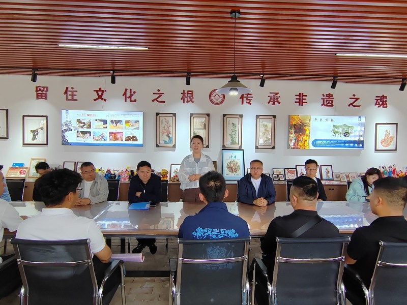 恒達(dá)檢測(cè)、信合設(shè)計(jì)赴環(huán)縣莊子峁聯(lián)合開(kāi)展“學(xué)習(xí)勞模榜樣 深耕崗位匠心” 參觀學(xué)習(xí)實(shí)踐活動(dòng)